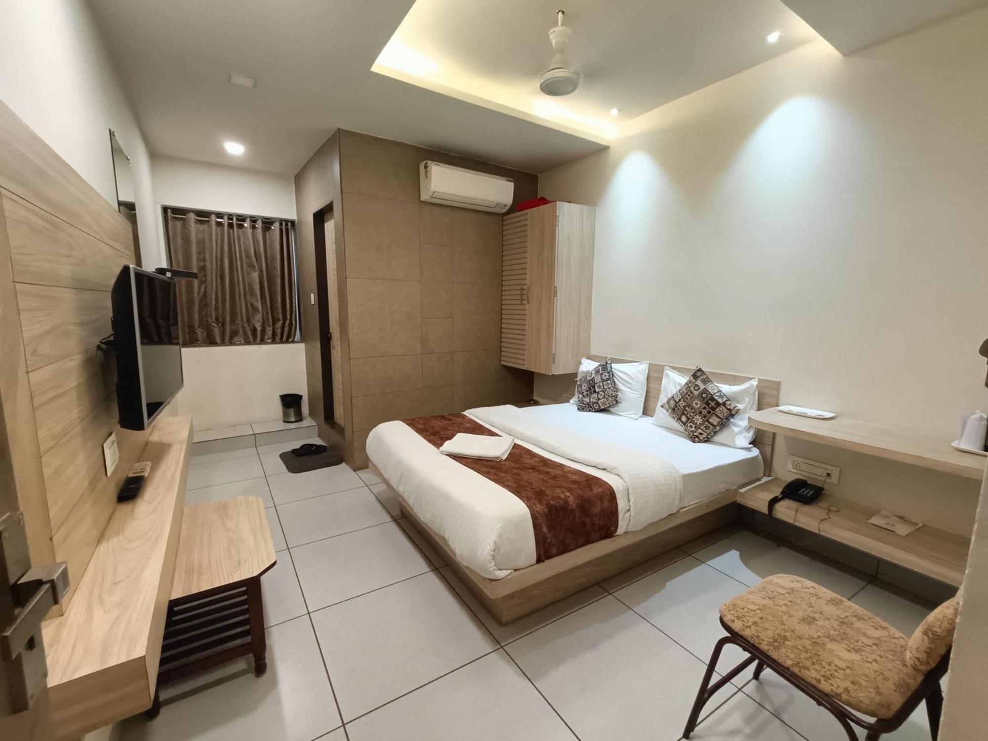 Hotel Kinara Ahmedabad Eksteriør bilde