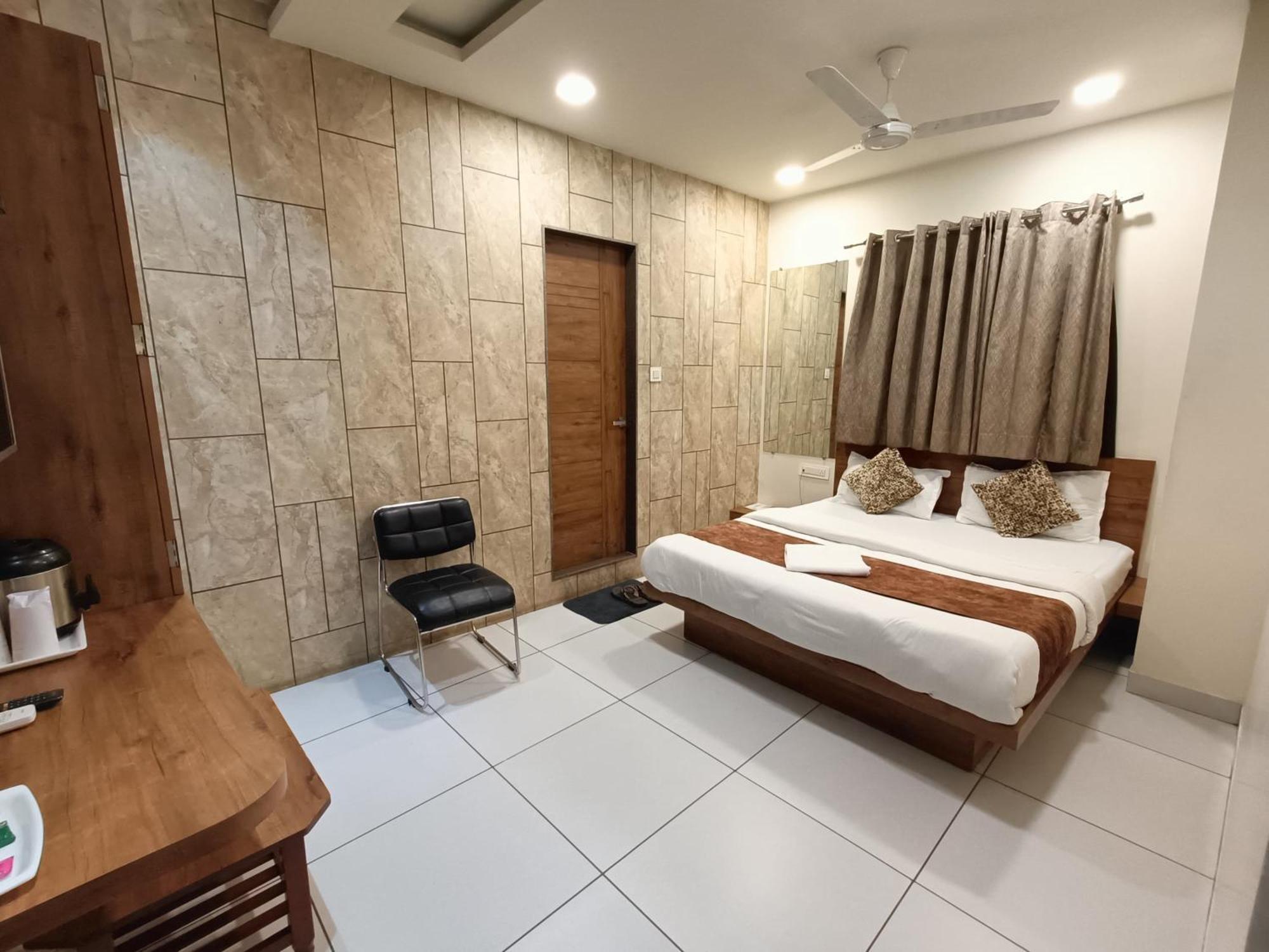 Hotel Kinara Ahmedabad Eksteriør bilde