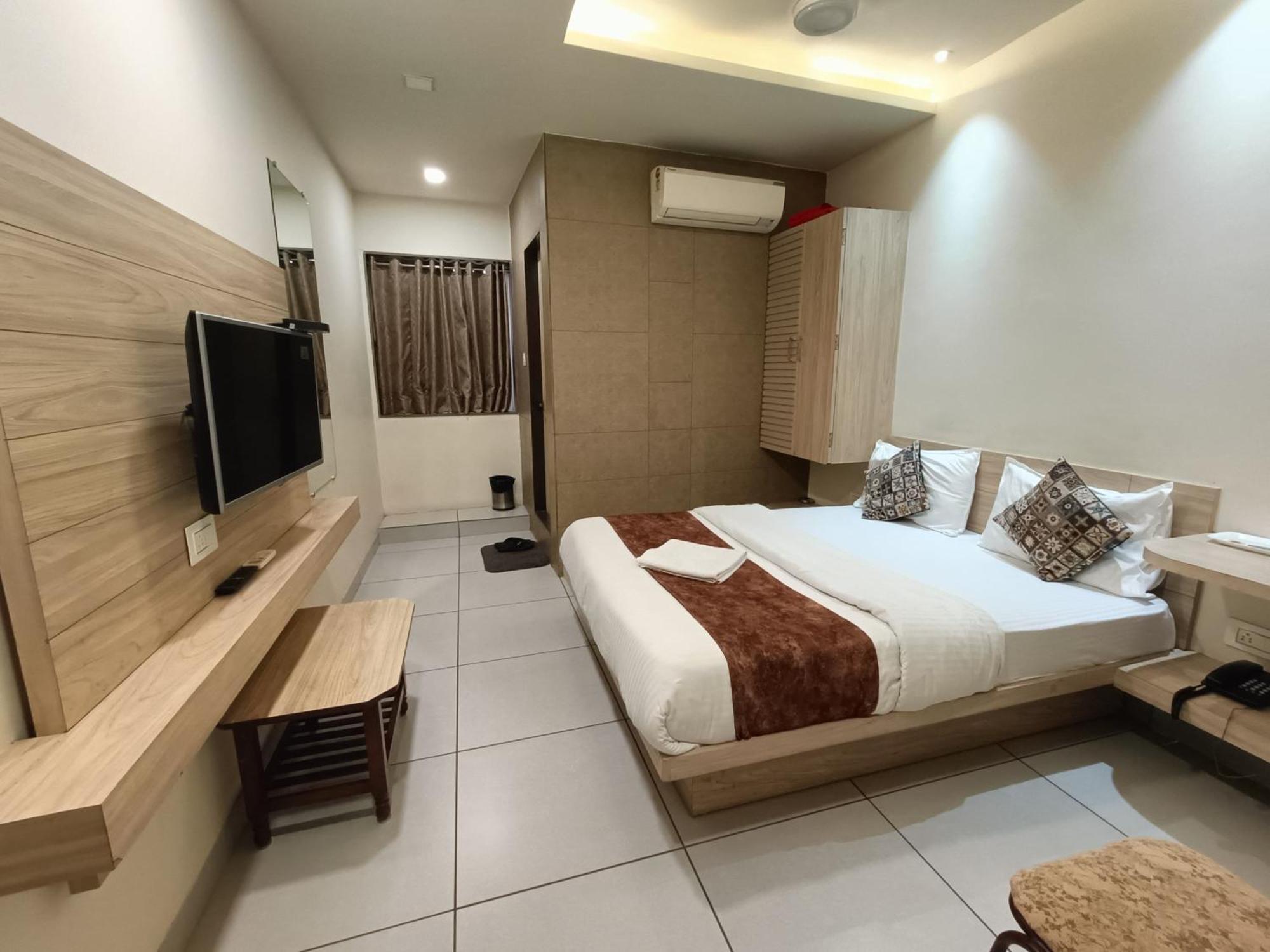 Hotel Kinara Ahmedabad Eksteriør bilde