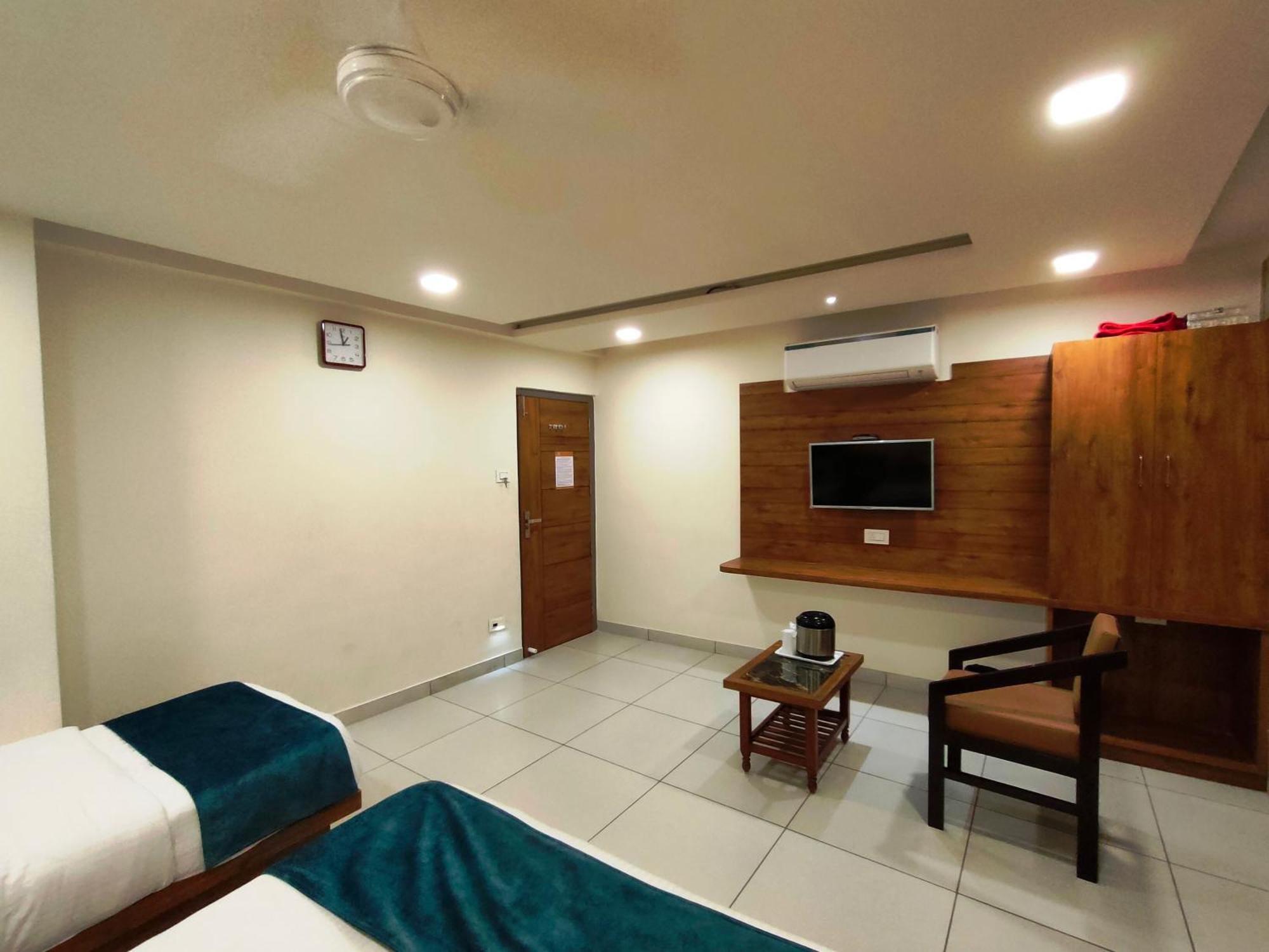 Hotel Kinara Ahmedabad Eksteriør bilde